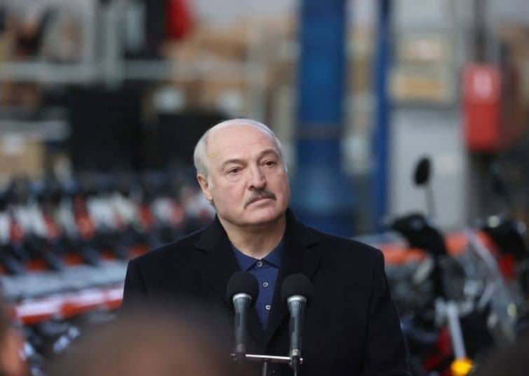 Лукашенко рассказал о "рухнувшей" Украине и сравнил ее с Беларусью