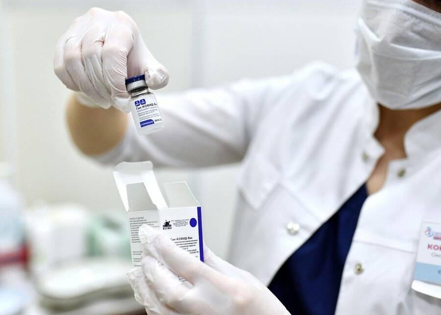 Первый компонент вакцины от COVID-19 получили 5 млн граждан России