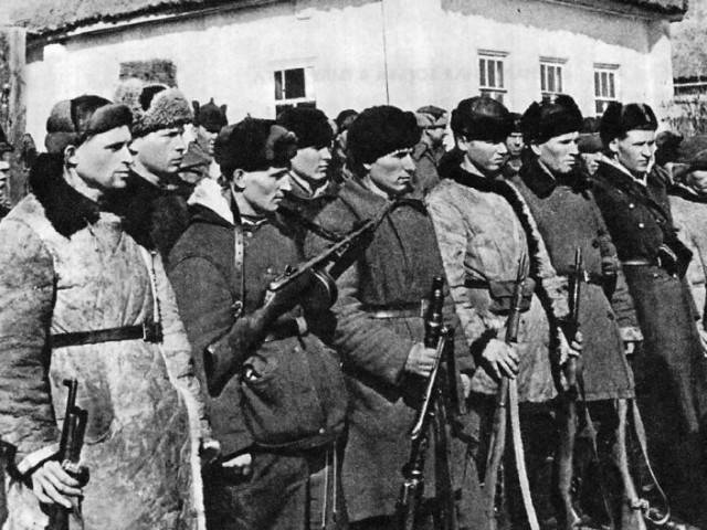 Почему советские партизаны были «на иждивении» Гитлера