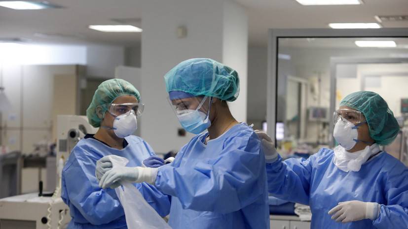 В Греции за сутки выявили 2215 новых случаев коронавируса