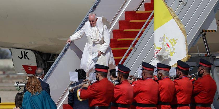 Впервые папа римский встретился с лидером шиитов в Ираке