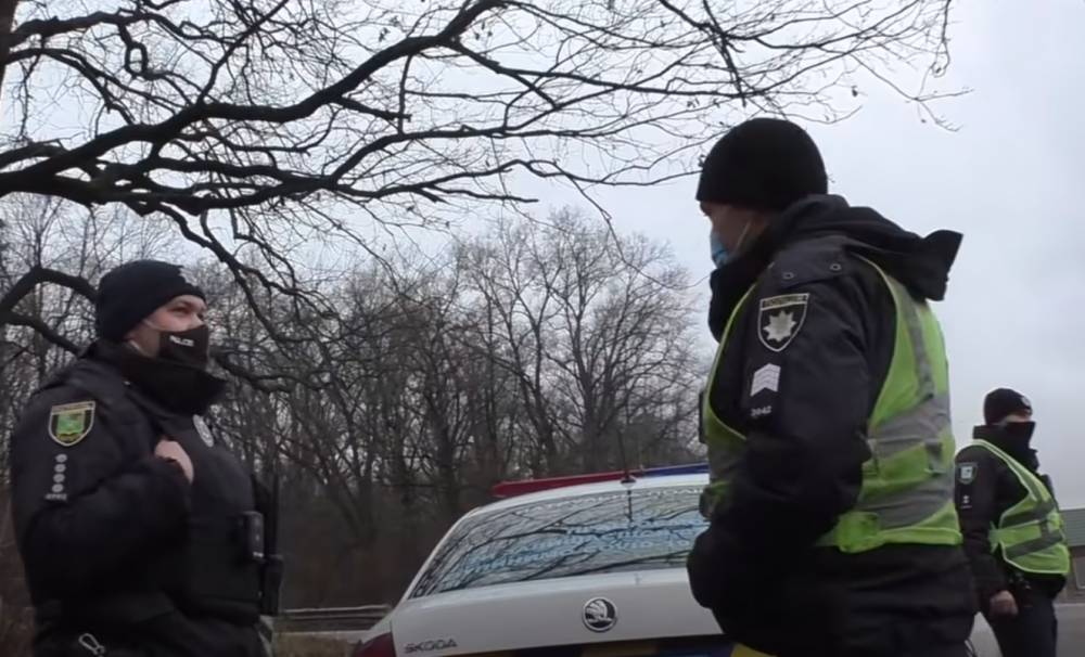 Переходил на зеленый свет: под Киевом автомобиль на большой скорости сбил ребенка, видео