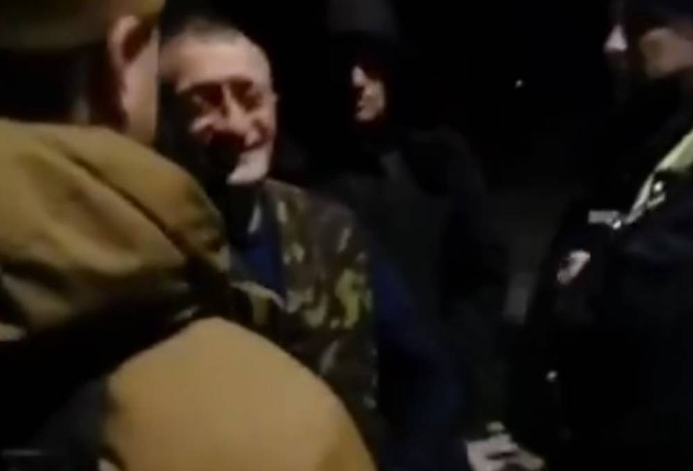 "Он покраснел, смотри": в Киеве пьяный водитель устроил полицейским "шоу", видео