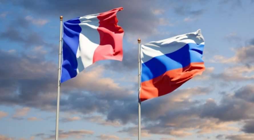 РФ и Франция без огласки симметрично выслали дипломатов - СМИ