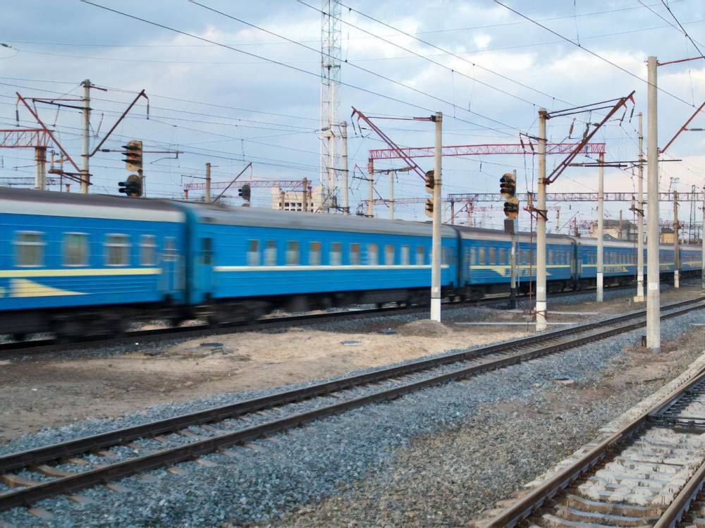 "Укрзалізниця" осуществит три спецрейса для вывоза пассажиров из Ивано-Франковской и Черновицкой областей