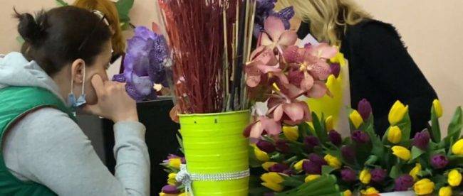 Украинцам рассказали о цене на цветы перед 8 марта
