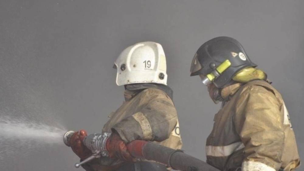 Три человека пострадали при пожаре в новосибирском частном хостеле