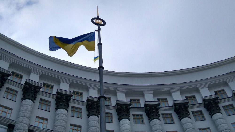 Политолог Корнилов: слабая власть на Украине может усугубить распад страны