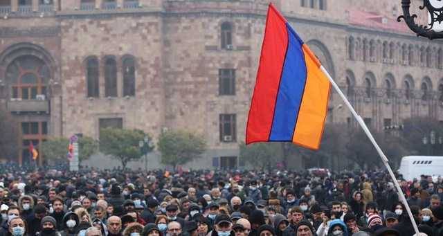 Президента Армении взяли под усиленную охрану из-за протестов в стране