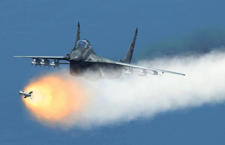 Истребитель F-15 США выпустил ракеты рядом с базой ВМФ РФ