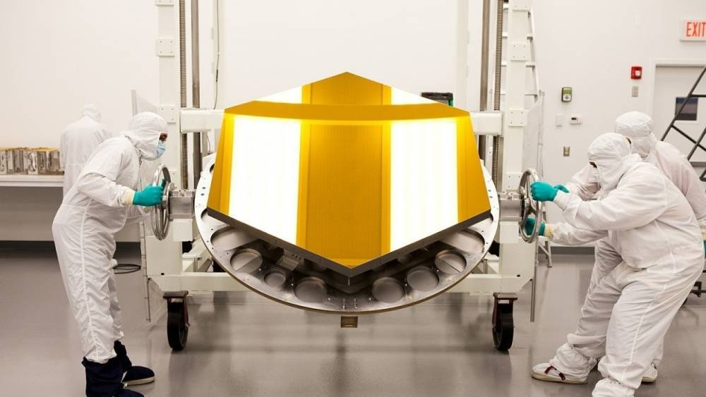 В США началась отливка крупнейшего монолитного зеркала для изучения Вселенной