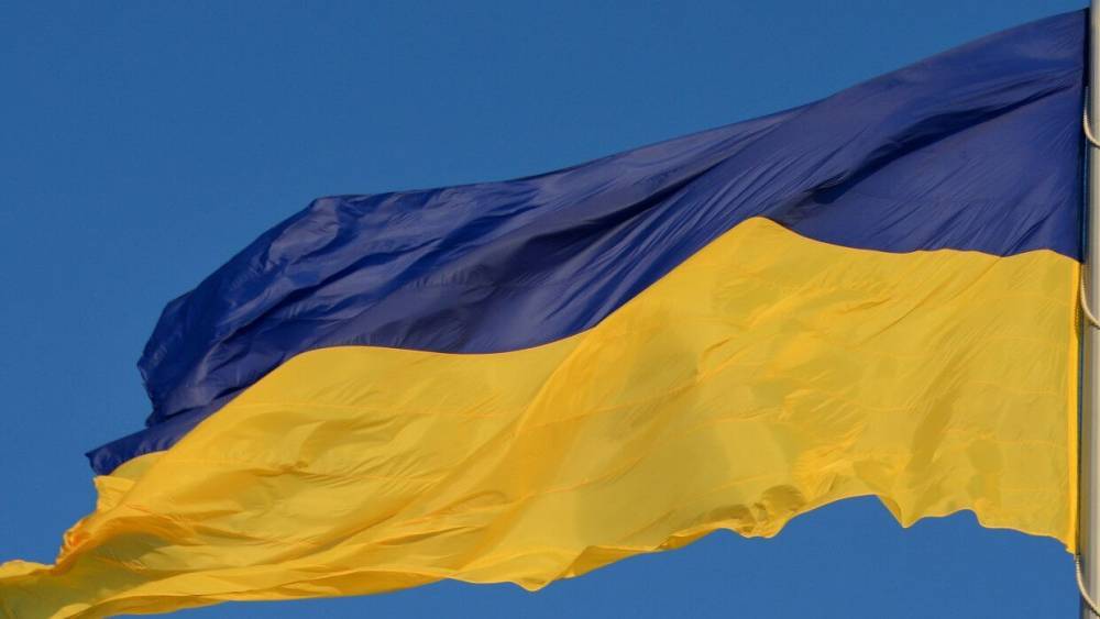 Советник главы МВД Украины считает запрет телеканалов Медведчука ударом по России