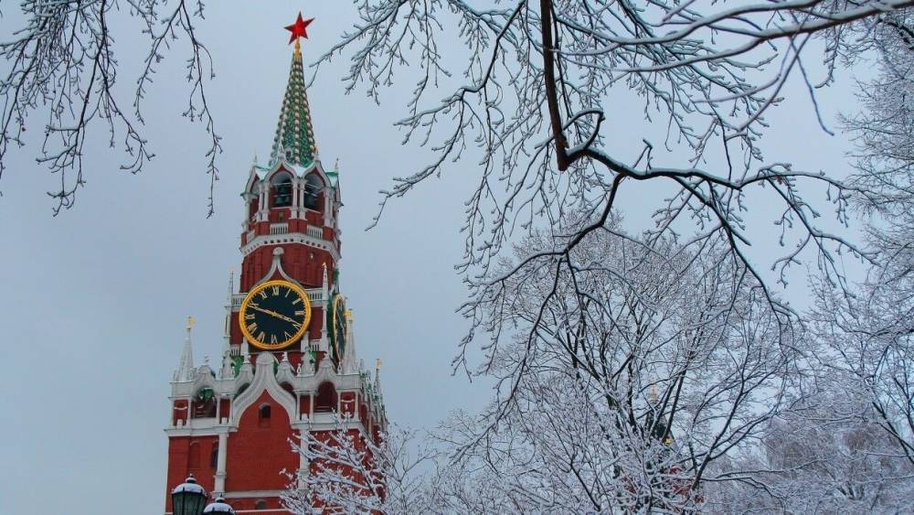 Кремль отвергает причастность РФ к критике зарубежных вакцин от COVID-19
