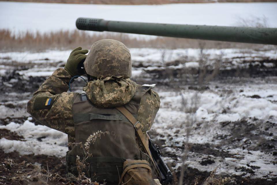 Оккупанты 5 раз открывали огонь по бойцам ВСУ на Донбассе, - штаб