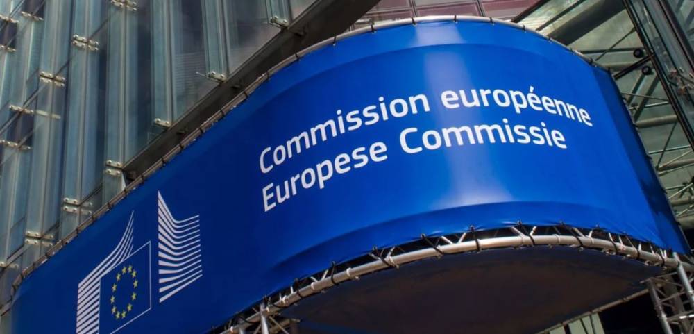 Еврокомиссия представит проект по созданию ковид-паспортов 17 марта