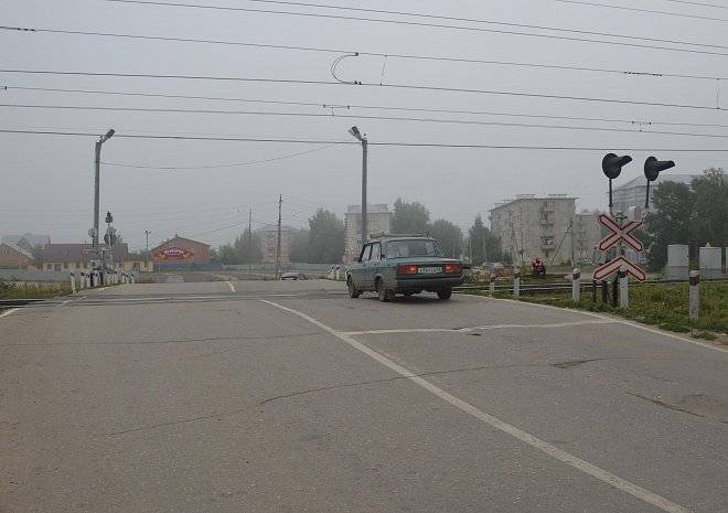 В Рязанской области поезд протаранил «Калину», водитель погиб на месте