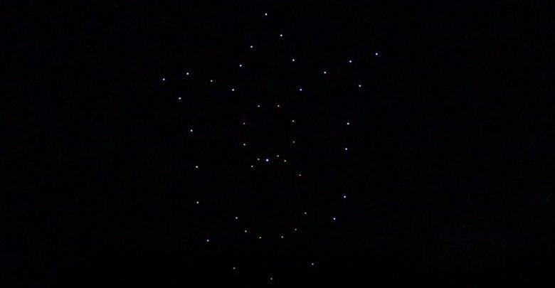 Минобороны запустило в небо над Чёрным морем рой светящихся дронов в честь 8 Марта