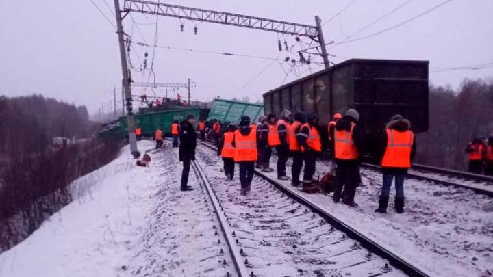 Сход вагонов с рельсов нарушил движение поездов в Забайкалье