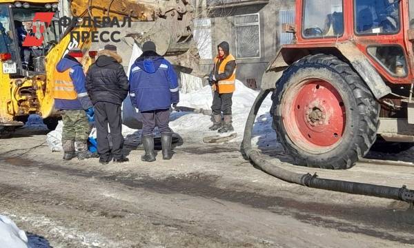 Жители города под Челябинском массово жалуются на подтопление нечистотами
