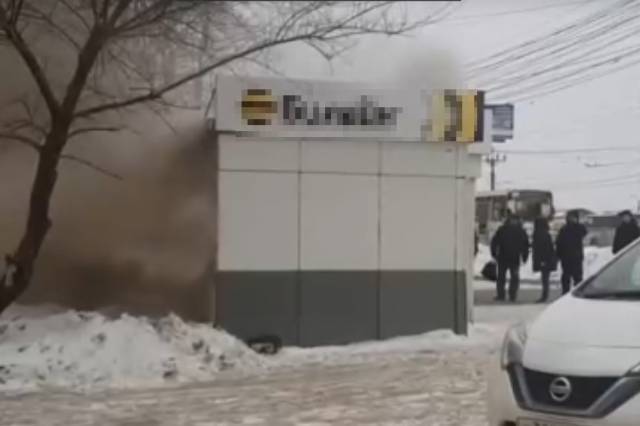 В Хабаровске сгорела точка продаж одного из операторов связи