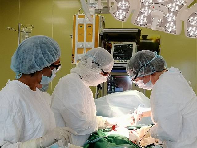 Челябинские онкологи удалили опухоль беременной женщине и спасли ребенка