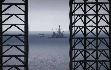 РФ увеличила добычу нефти и газоконденсата до 10,17 млн баррелей в сутки за 1-8 марта - источники