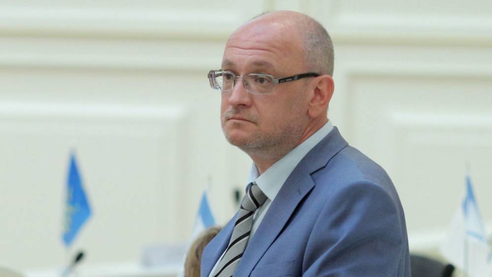 Депутат ЗакСа Резник находился в наркомастерской с родственниками жены