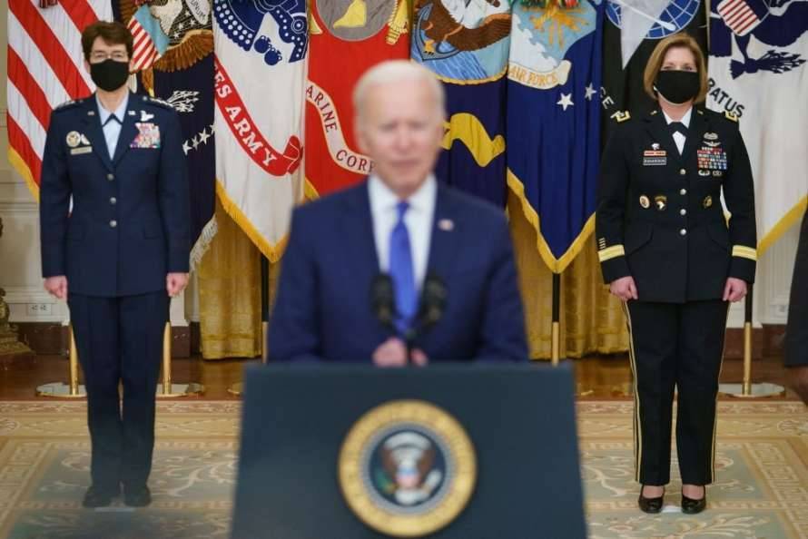 Байден выдвинул двух женщин-генералов на высокие должности в армии США