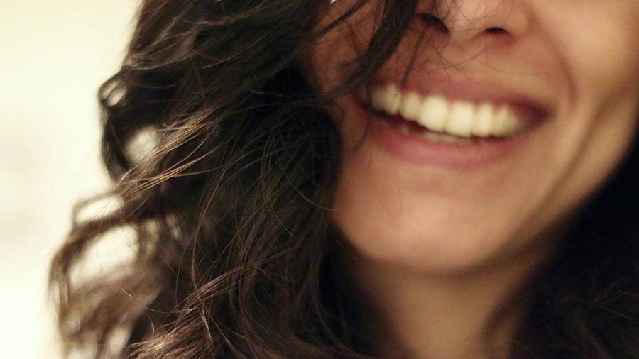 Ученые выявили пользу смеха для здоровья сосудов и легких