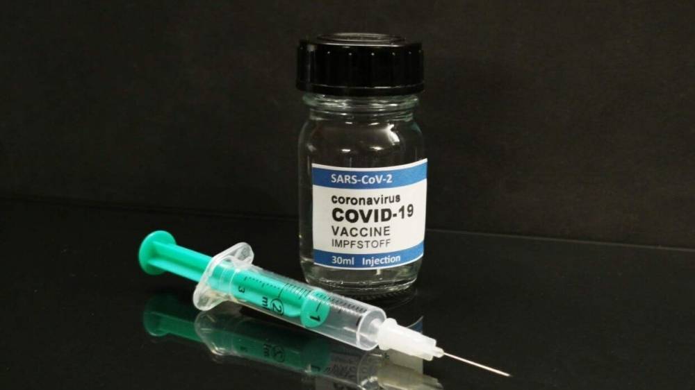 Минздрав оценил необходимость ревакцинации уже привившимся от COVID-19