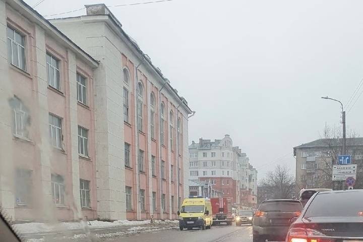 Губернатор Ивановской области выразил соболезнования родным погибшей под обрушенной стеной девушки