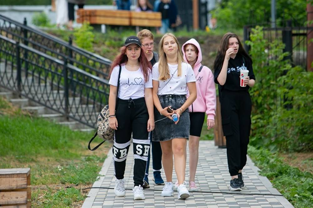 Почему подростки ходят на митинги и как мэрия Екатеринбурга старается занять их чем-нибудь другим