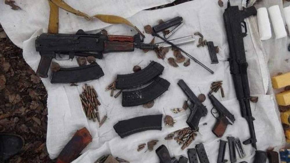 СК изъял почти 30 автоматов у погибшего стрелка из Новых Вешек