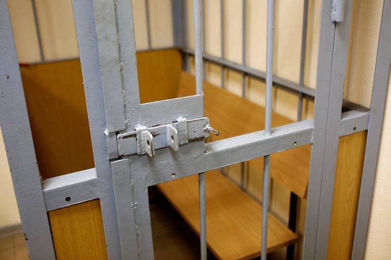 В Петербурге продлили арест обвиняемому в расчленении жены нефрологу