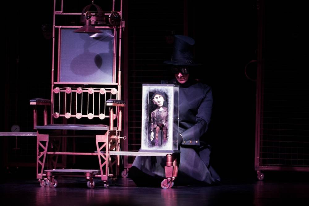 Мистика в стиле стимпанк. В Гродненском театре кукол прошла премьера спектакля «Локіс»