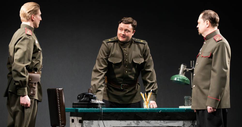 Эксперимент не удался: в Калининградском драмтеатре модернизировали спектакль "Вилла "Эдит"