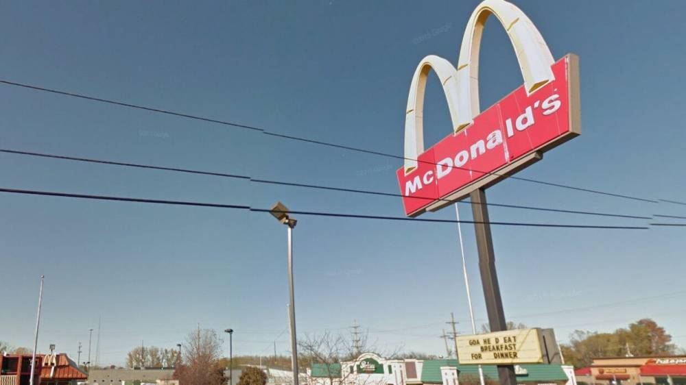 Ресторанов McDonald’s станет меньше в магазинах Walmart