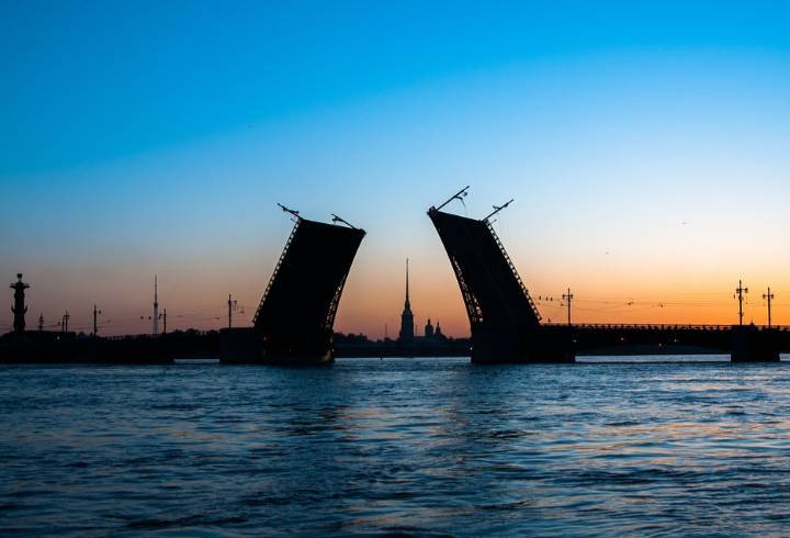 Стал известен график разводки мостов в Петербурге на 2021 год