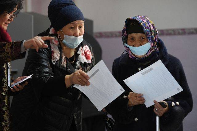 В Киргизии проходит голосование по изменению конституции
