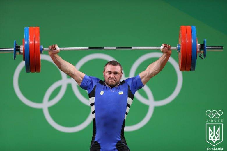 Украинский тяжеловес Чумак выиграл чемпионат Европы в Москве