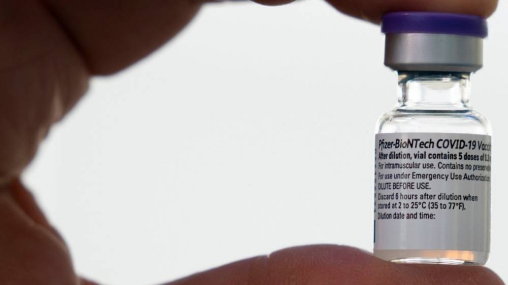 Ученые заявили об устойчивости южноафриканского штамма COVID-19 к вакцине Pfizer