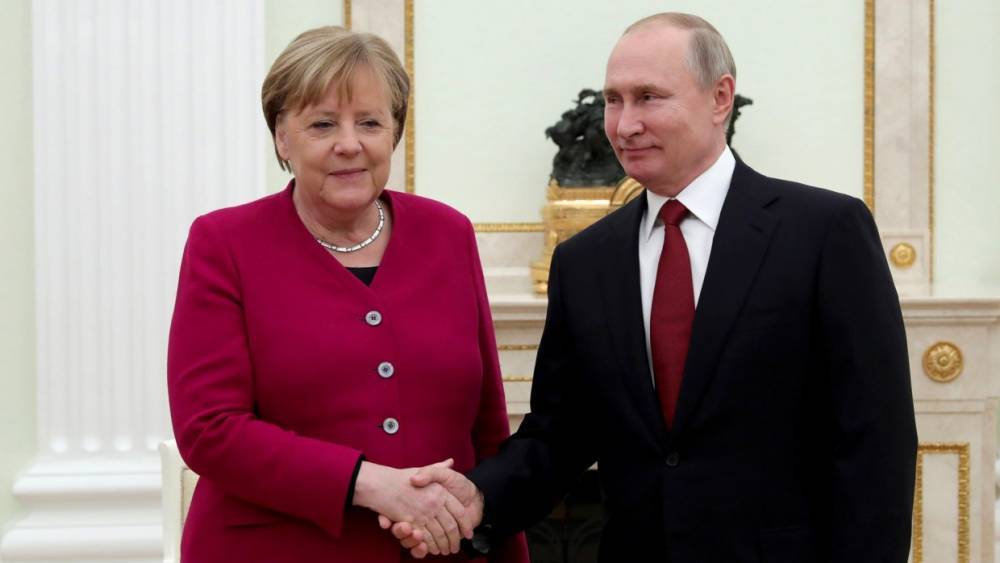 Песков опроверг требование Меркель снизить военное присутствие РФ у границ Украины