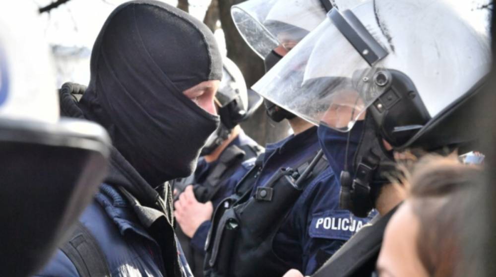 В Варшаве на протестах в годовщину Смоленской катастрофы задержали 11 человек