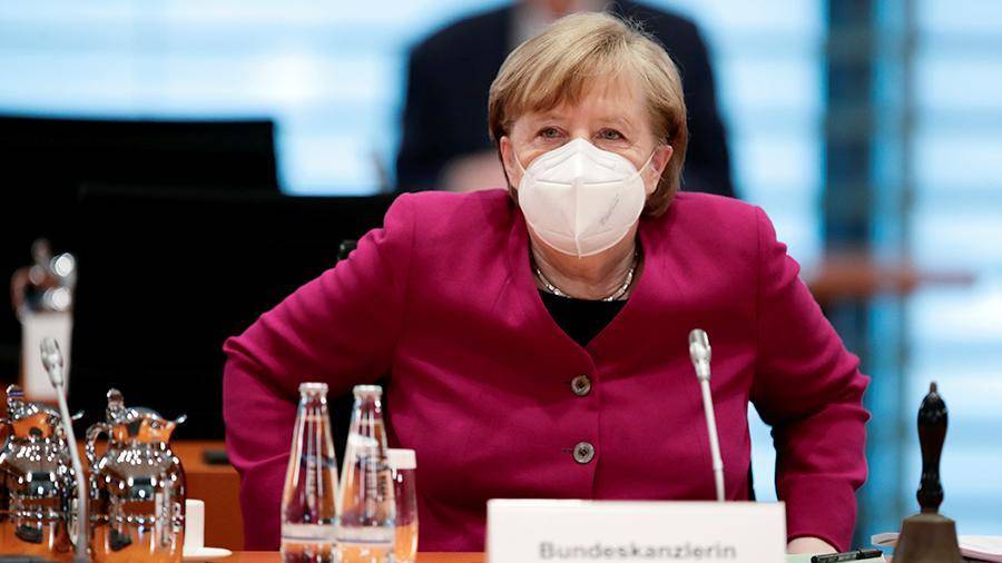 Меркель перенесла дату своей вакцинации препаратом AstraZeneca