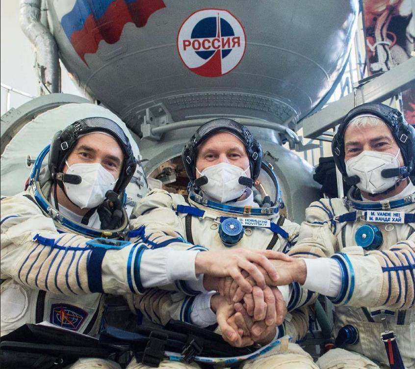Россиянам рассказали, как готовят еду для космонавтов