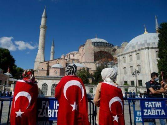 СМИ: Безрассудные шаги привели к разрушительной эпидситуации в Турции