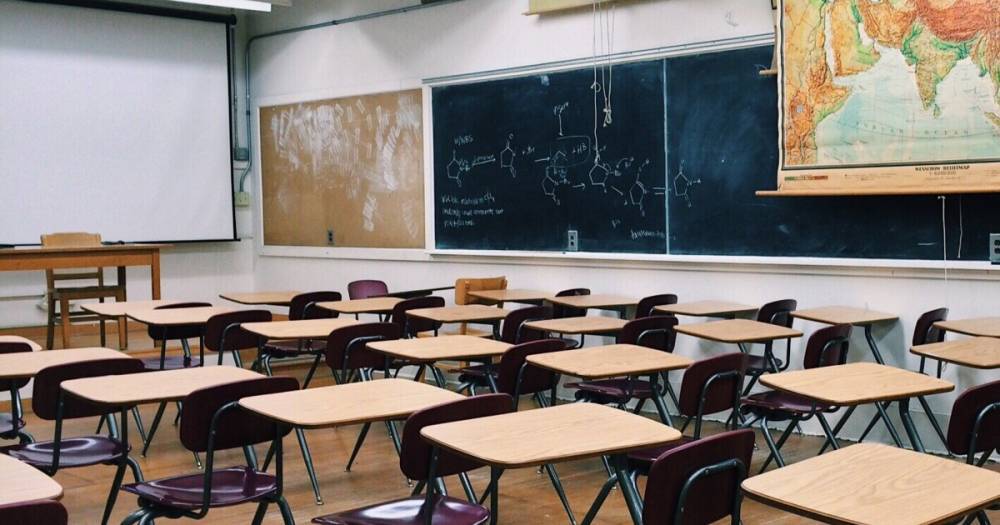 В Минобразования подсчитали, сколько школьников пришли на пробное ВНО