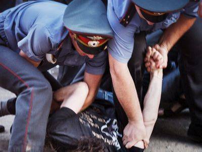 Дело против полицейских завели по сигналам возмущенных избиением подростков курганце