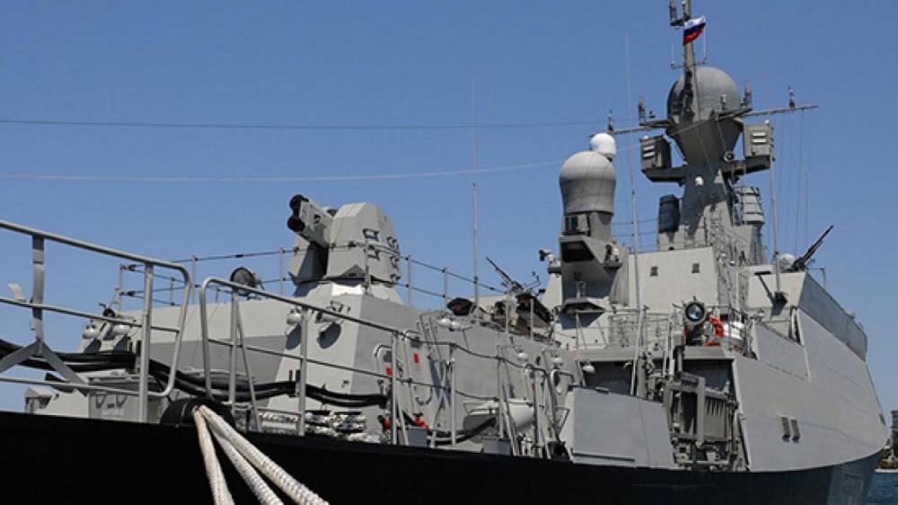 Экипажи МРК и морской авиации Черноморского флота РФ отразили атаки "противника" с воздуха