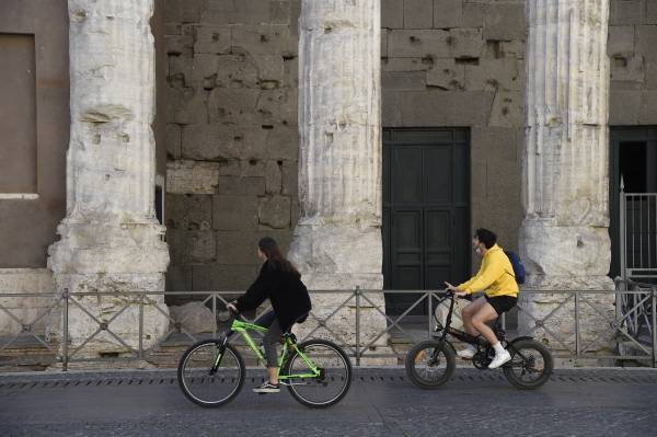 Власти Италии планируют начать туристический сезон 2 июня